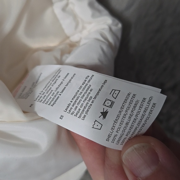 Charlotte Russe Black and White Puffer Vest - Picture 6 of 9